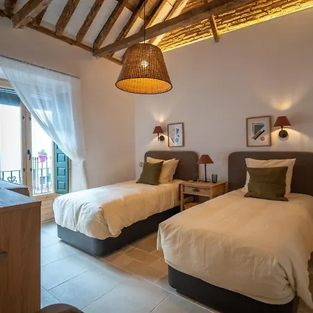 Mondejar 14 Coliving Centro * إِستيبونا