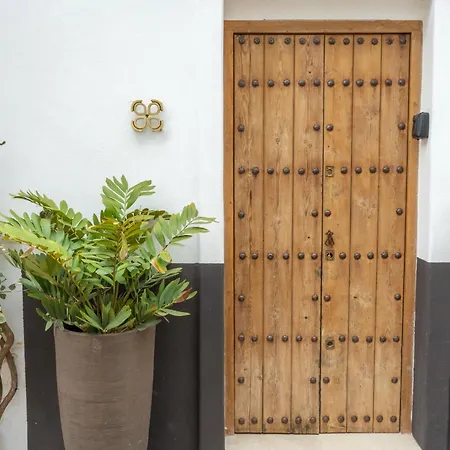 Mondejar 14 Coliving Centro * إِستيبونا